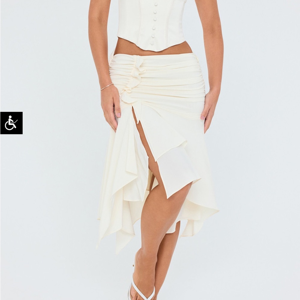 Cream Asymmetrical Ruched skirt - Picture 2 of 5